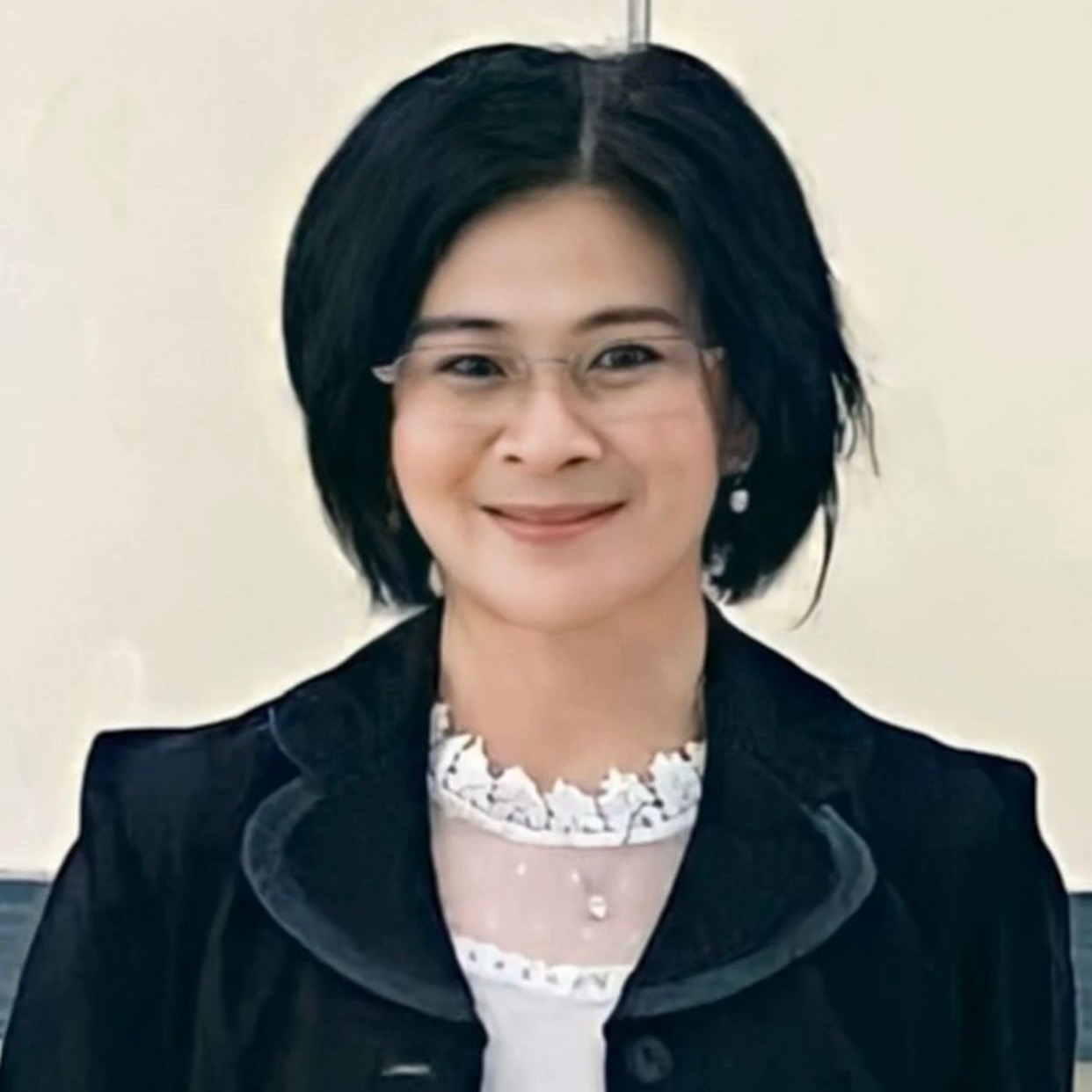 Dr. Chrisant F. Lotulung, S.Pd., M.Si,